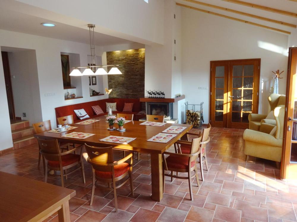 Apartmanovy Dum Bobruvka ภายนอก รูปภาพ