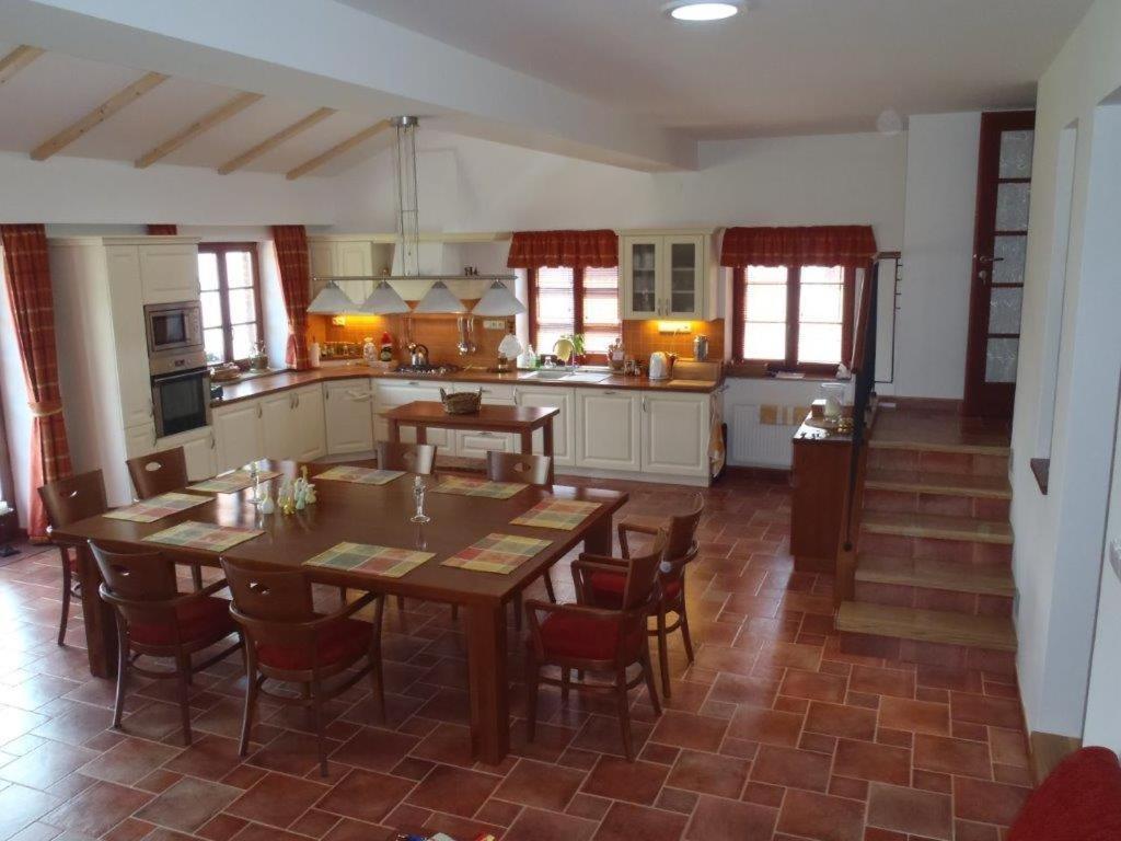 Apartmanovy Dum Bobruvka ภายนอก รูปภาพ